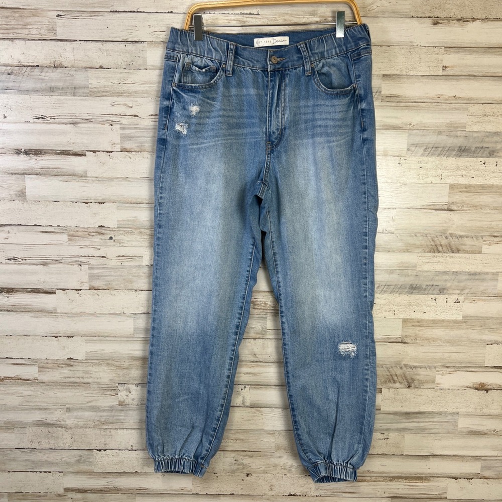 EST. 1946 Denim Jeans Women 12 Blue Denim High Rise Distressed Jogger Light Wash